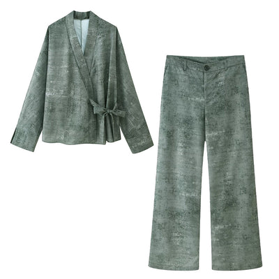 Conjunto de Dos Piezas: Blusa Bordada y Pantalón Pierna Ancha - Image 2
