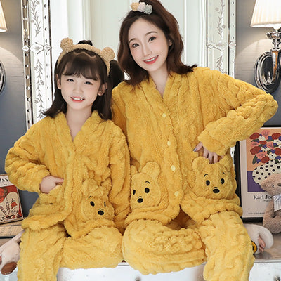 Pijamas de Terciopelo Coral para Mamá e Hija - Conjunto Familiar Acolchado - Image 4