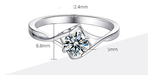 Anillo de Moissanita 0.5 Quilates Elegante y Minimalista