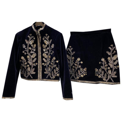Traje de Terciopelo con Bordado de Lentejuelas y Hojas - Image 14