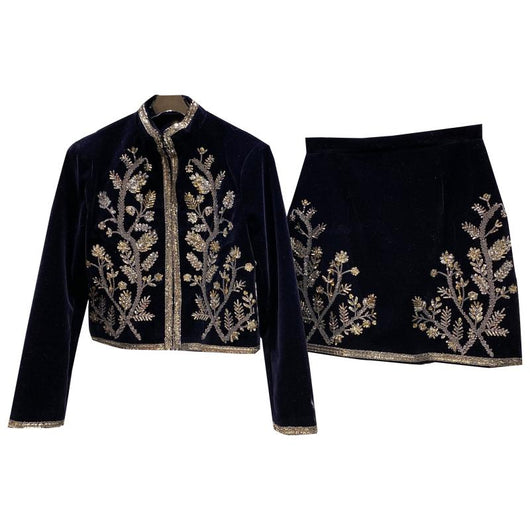 Traje de Terciopelo con Bordado de Lentejuelas y Hojas - Image 14
