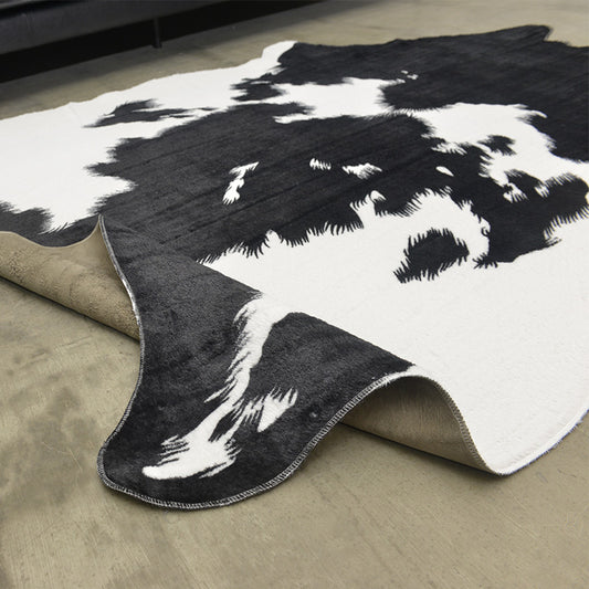Tapete Decorativo Forma de Vaca Negro con Patrón Animal Realista - Image 2
