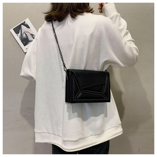 Bolso Bandolera con Remaches para Mujer - Image 7