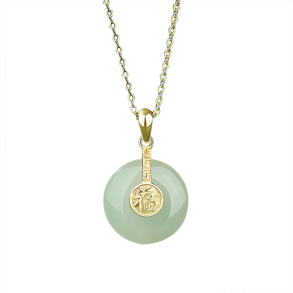 Collar de Jade Hetian con Símbolo Fu - Estilo Chino Retro en Plata de Ley y Oro de 18K