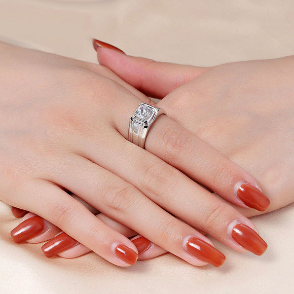 Anillo de Plata con Baño de Oro y Moissanita