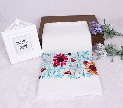 Pañuelo Étnico de Seda con Bordados Florales - Protección Solar y Estilo - Image 7