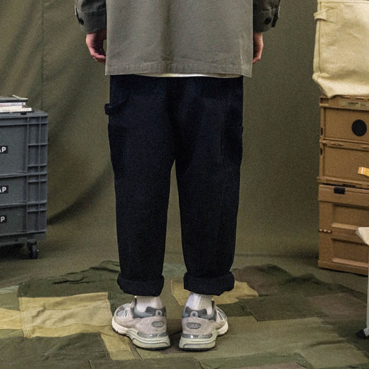 Pantalones Hombre Cintura Alta Pierna Ancha con Detalles Contrastantes - Image 10