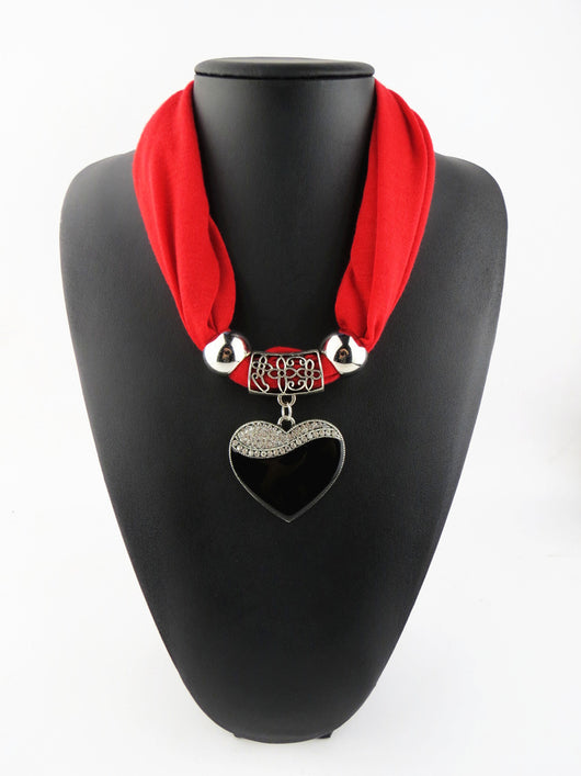 Pañuelo Elegante con Dije de Corazón para Mujer - Image 4