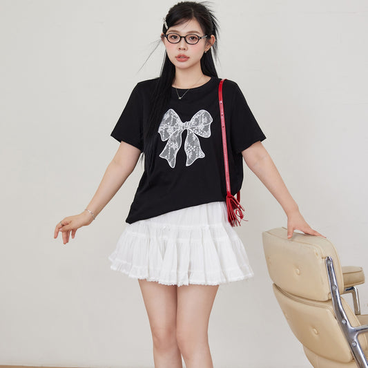 Blusa Corta con Encaje Mariposa - Camiseta Elegante y Versátil