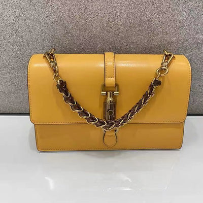 Bolso Bandolera Pequeño con Cadena y Diseño Plisado - Image 3