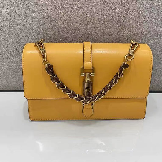 Bolso Bandolera Pequeño con Cadena y Diseño Plisado - Image 3