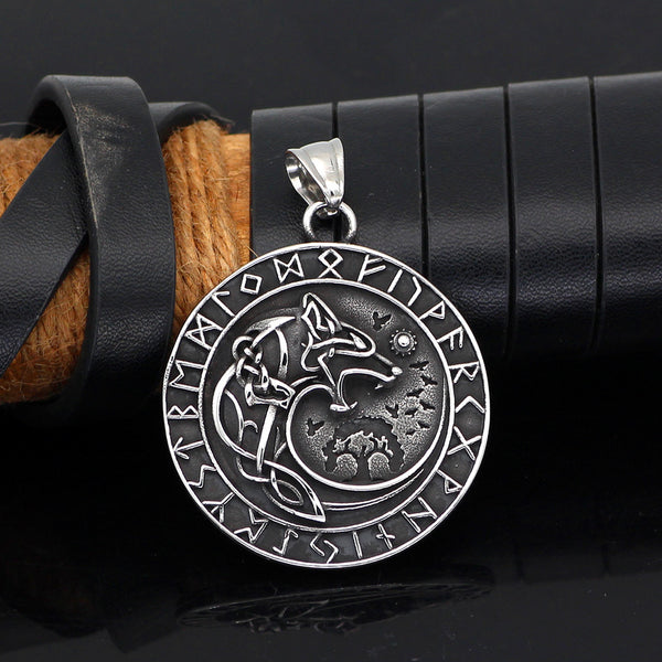 Collar Colgante Cabeza de Lobo Viking con Runas Nórdicas para Hombre