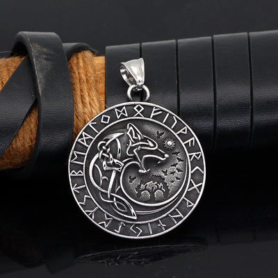 Collar Colgante Cabeza de Lobo Viking con Runas Nórdicas para Hombre - Image 2