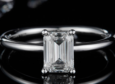 Anillo de Moissanita Rectangular Plata 925 con Baño de Platino para Mujer - Image 9