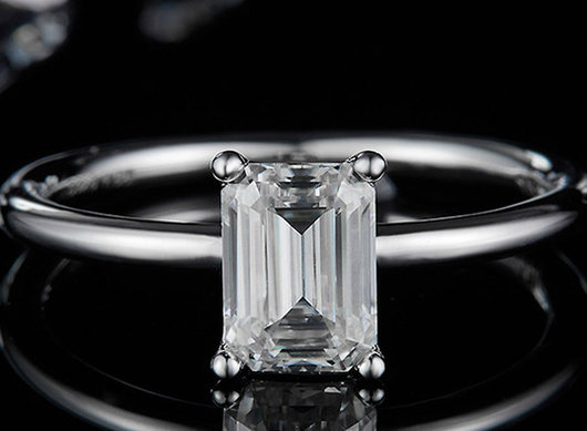 Anillo de Moissanita Rectangular Plata 925 con Baño de Platino para Mujer - Image 9