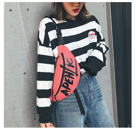 Bolso Bandolera Pequeño con Letras Estampadas en Nylon - Image 11