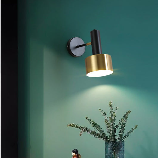 Lámpara de Pared Dorada Elegante para Dormitorio y Mesita de Noche