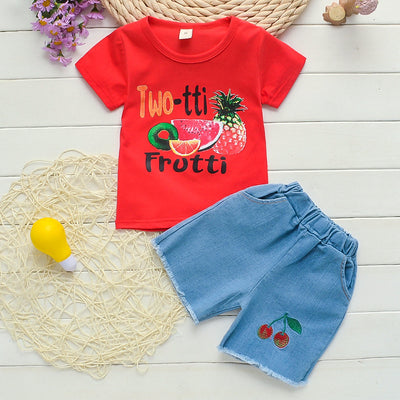 Conjunto Infantil de Dos Piezas con Estampado de Frutas - Camiseta de Manga Corta