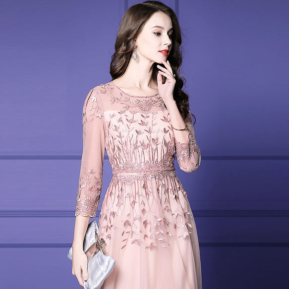 Vestido Largo de Encaje Bordado con Cuentas - Elegancia Temperamental