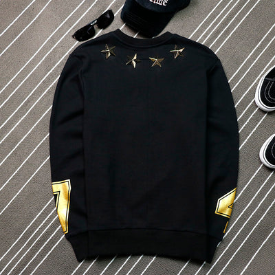 Sudadera con Estrella Dorada y Tachuelas - Image 3