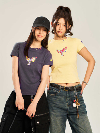Camiseta Slim Fit Bordada Manga Corta para Mujer - Image 2