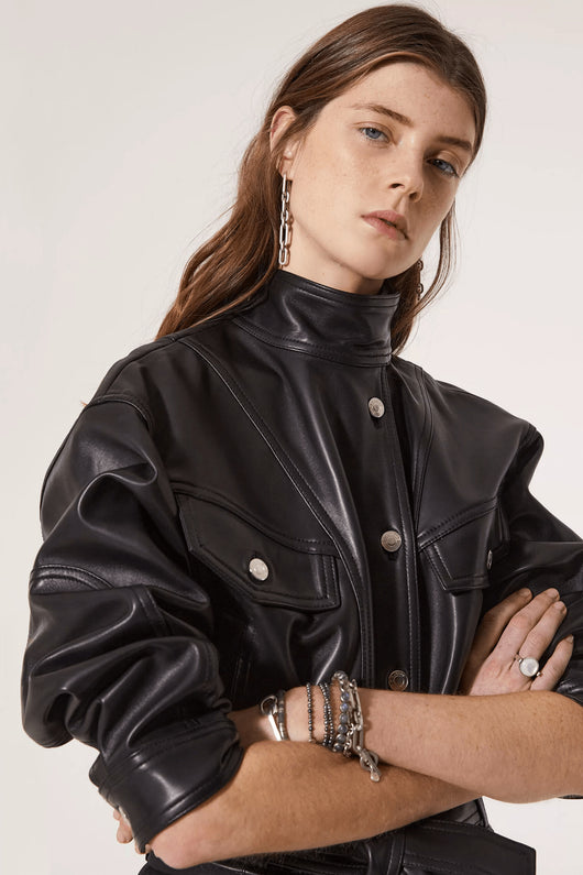 Chaqueta Vaquera con Cinturón de Cuero Suave y Lana Texturizada - Image 9