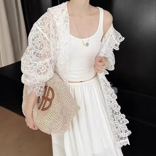 Blusa de Encaje Blanco Romántica con Protección Solar para Mujer - Image 3