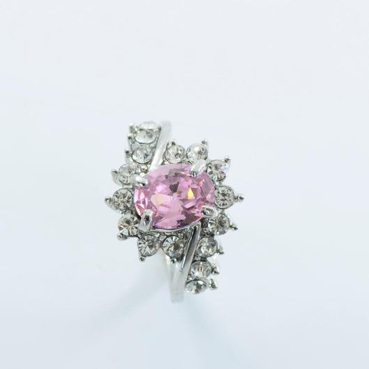 Anillo de Compromiso Oval Rubí con Diamantes y Circonitas - Diseño Explosivo - Image 8
