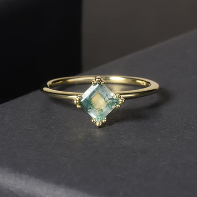 Anillo de Ágata Acuática Natural con Diseño Elegante