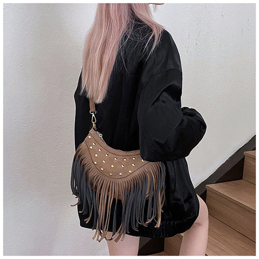 Bolsa Mensajera Retro Casual con Flecos y Remaches de Gran Capacidad - Image 14