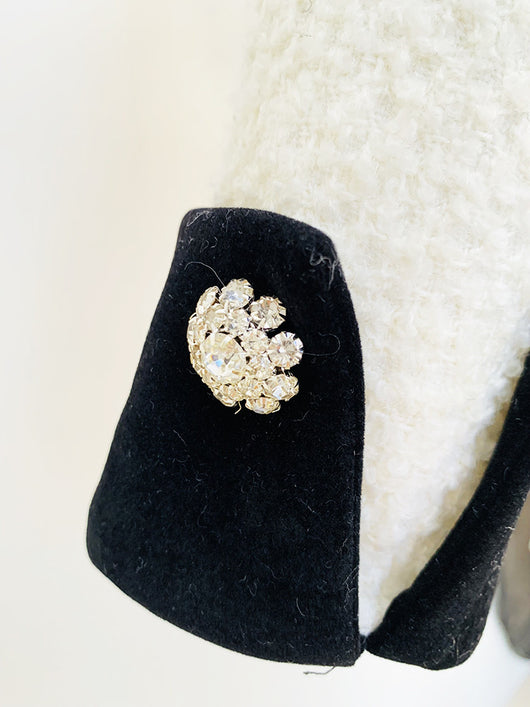 Abrigo de Invierno con Moño y Detalles Perlados - Image 12