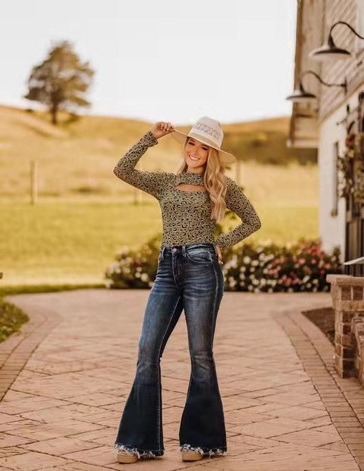 Jeans Flare de Tiro Alto Ajustado con Rotos Desgarrados - Image 10