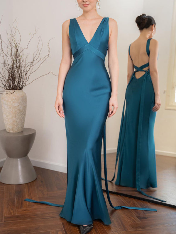 Vestido de Novia Azul Lago Escotado con Tirantes