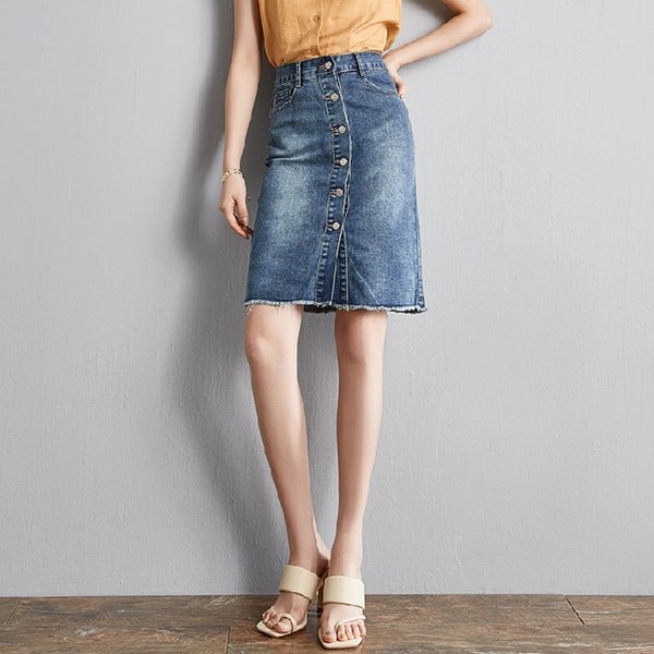 Falda Slim con Abertura Frontal y Botones Reductores