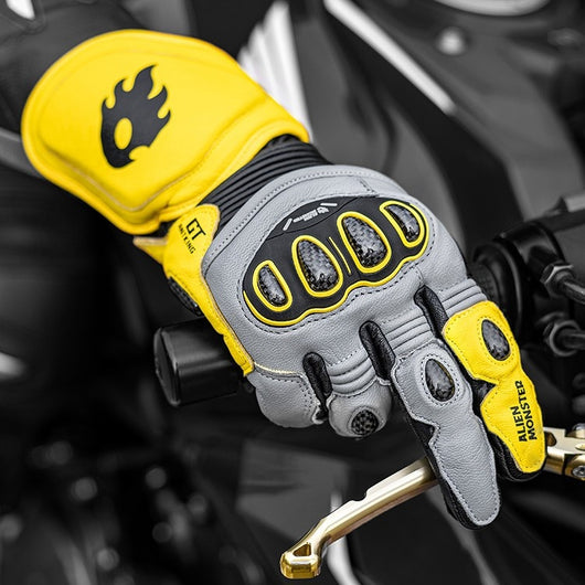 Guantes de Motociclismo en Fibra de Carbono para Pista - Image 3