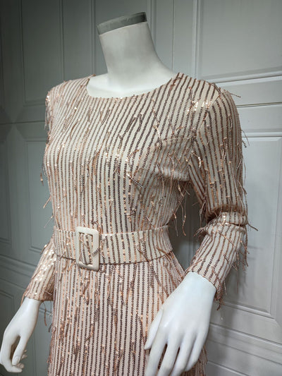 Vestido Musulmán Ajustado con Lentejuelas y Flecos - Image 3