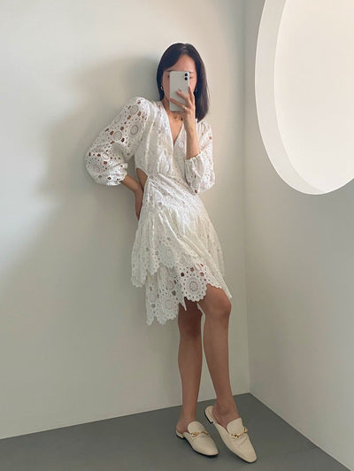 Vestido Elegante con Encaje Calado y Escote en V para Mujer - Image 6