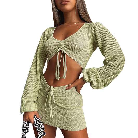 Traje Falda Ajustado con Cordón y Escote en V - Image 3