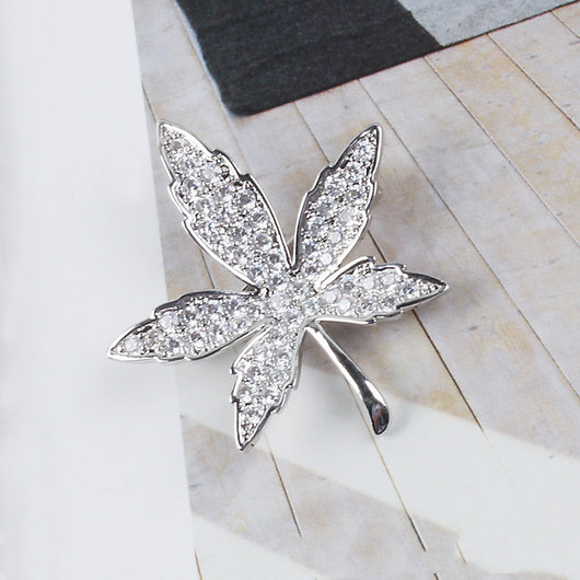 Broche de Oro Laminado con Circonita Blanca y Acabado Antirreflejo - Image 33