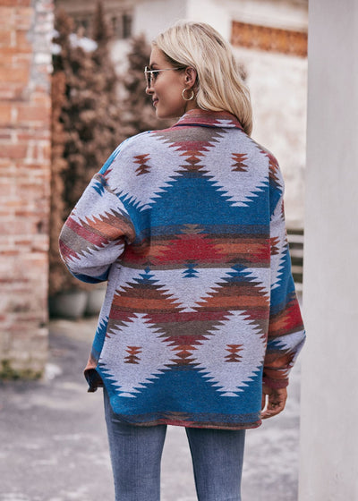 Abrigo Camisero Geométrico con Cuello Alzado y Bolsillos para Mujer - Image 4