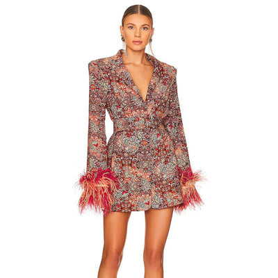Vestido y Abrigo Floral con Cuello en V y Puños de Pluma