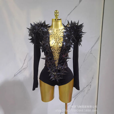 Jumpsuit Dorado con Hombreras Acolchadas y Estrella Tridimensional - Image 15