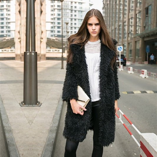 Abrigo Largo de Lana de Cordero para Mujer Otoño Invierno con Detalles de Piel Sintética