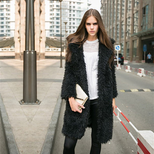 Abrigo Largo de Lana de Cordero para Mujer Otoño Invierno con Detalles de Piel Sintética