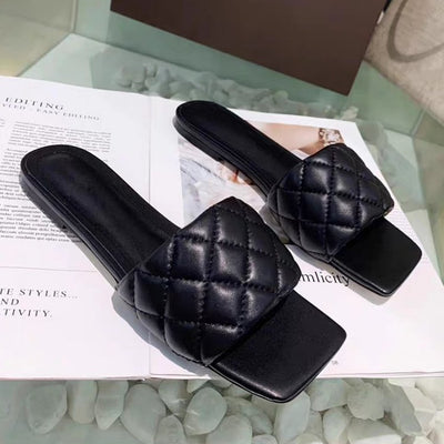 Sandalias de Cuero con Diseño Geométrico y Punta Cuadrada - Image 11