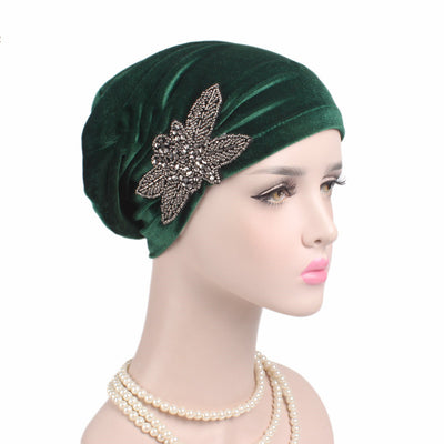 Turbante Velludo con Flores Perladas y Pliegues Elegantes - Image 15