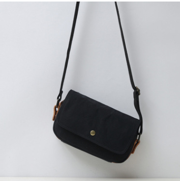 Bolso Mensajero Trendy para Estudiantes - Versátil y Moderno para Mujer - Image 9