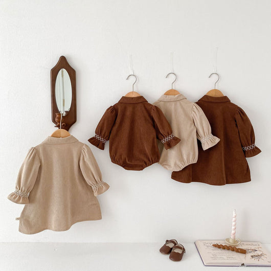 Vestido Enterizo de Pana para Bebé Niña con Diseño Triangular - Image 17