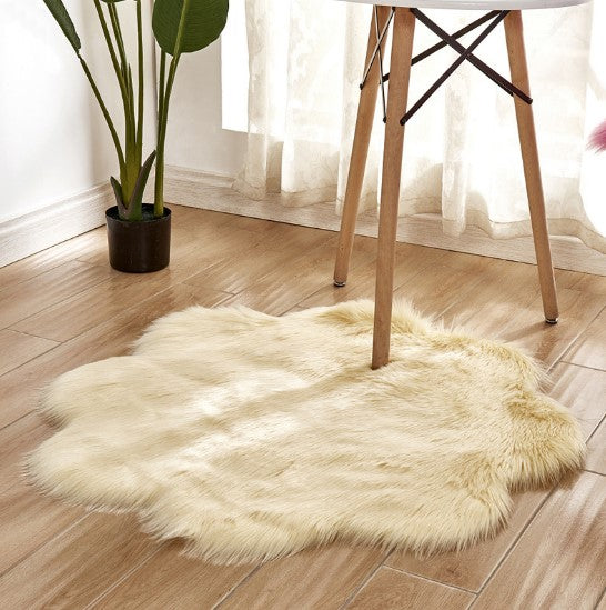 Alfombra de Lana Artificial con Forma Floral – Tapete Suave de Piel Sintética