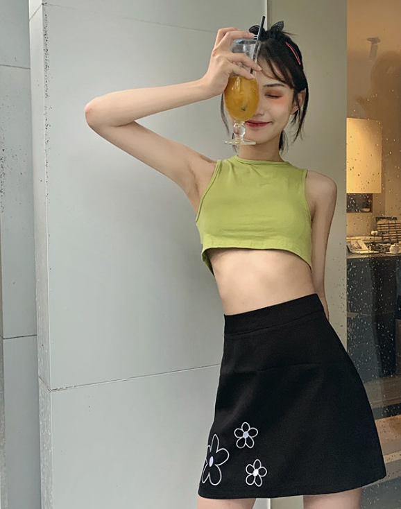 Top Halter Floral Coreano con Bordado y Falda Tipo A - Estilo Verano